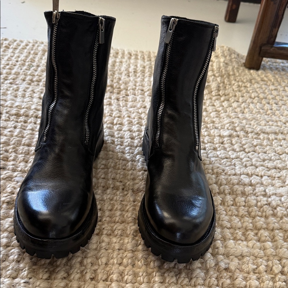 OFFICINE CREATIVE LORAINE  026 Black Zipped Boots